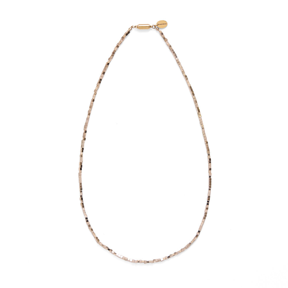 健康アクセサリー himari HASHIBAMI 【HB2100240 天然石 ゴールド 52cm ネックレス】 ※立方体