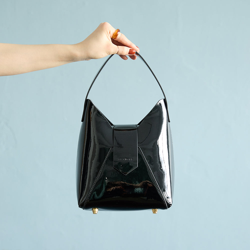 HASHIBAMI【Ha-2504-090 フェズ エナメル ワンハンドルバッグ