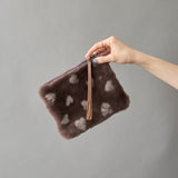 ◆CORRECT限定◆HASHIBAMI【Ha-2506-801 柄ムートン ポーチ】ダークブラウン