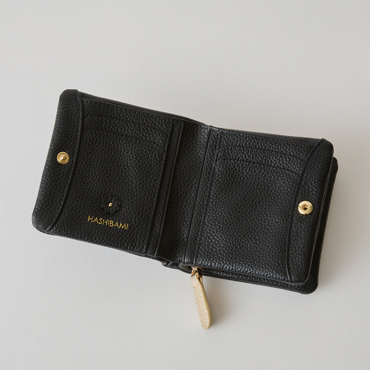 HASHIBAMI【Ha-2407-502 スモールフラワー ハーフウォレット】ブラック