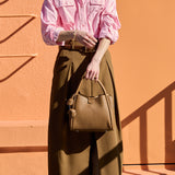 murir【MUR25007 フラワーチャーム付き2WAYショルダーバッグ】ブラウン