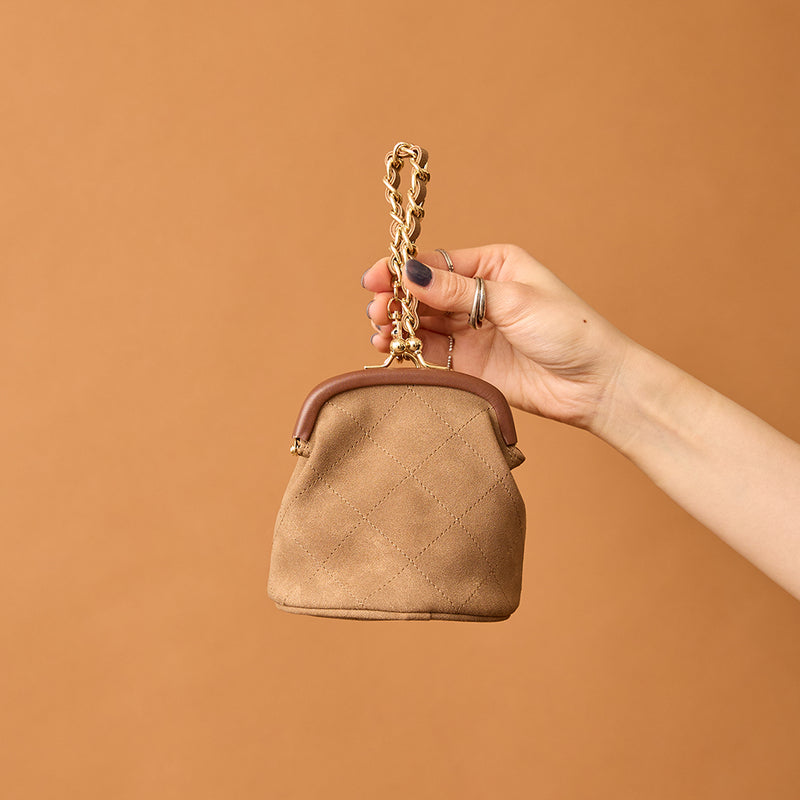 ◆CORRECT限定◆HASHIBAMI【Ha-2502-300 スエードキルティング 口金丸底ポーチ】チャイ