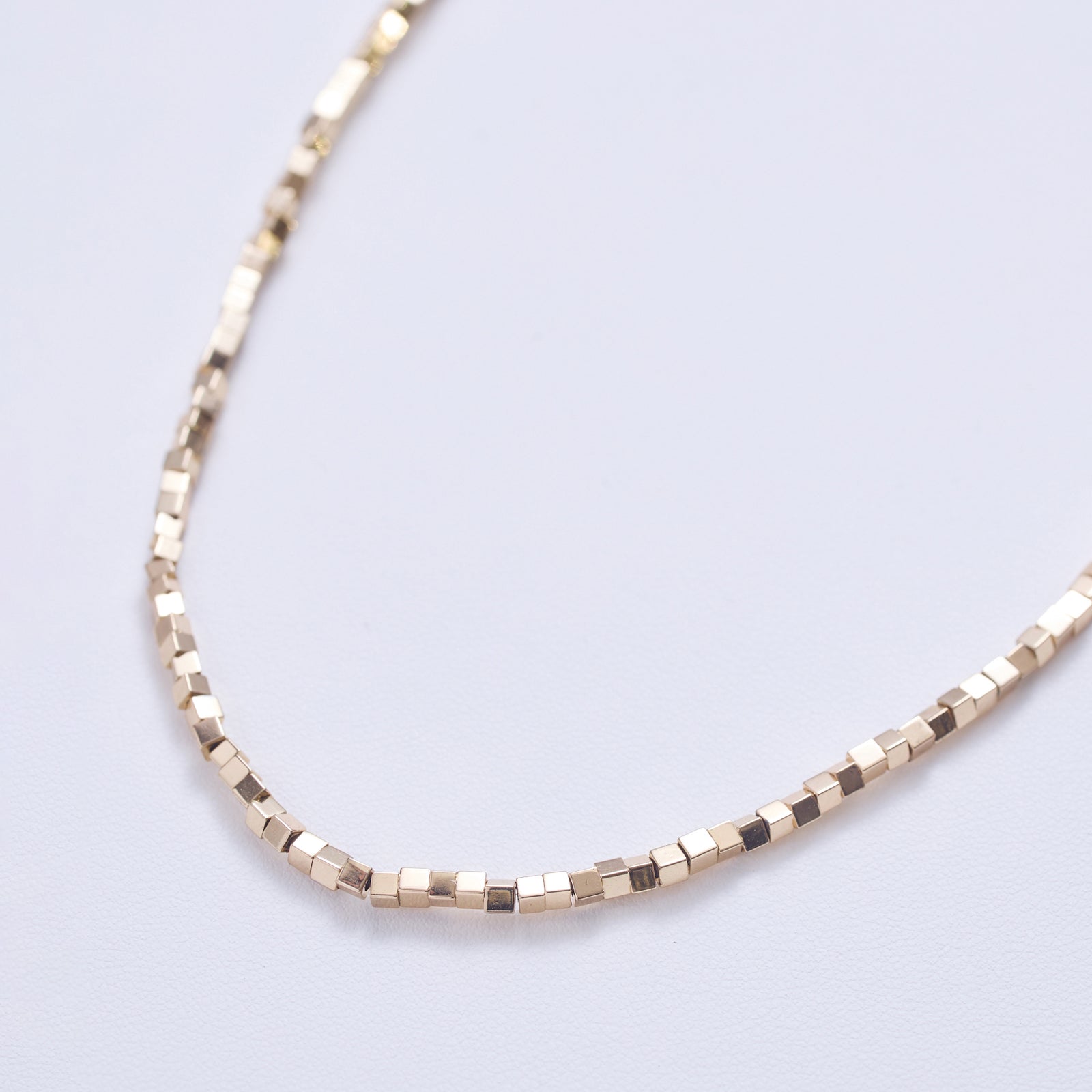 HASHIBAMI 【HB2100240 天然石 ゴールド 52cm ネックレス】 ※立方体