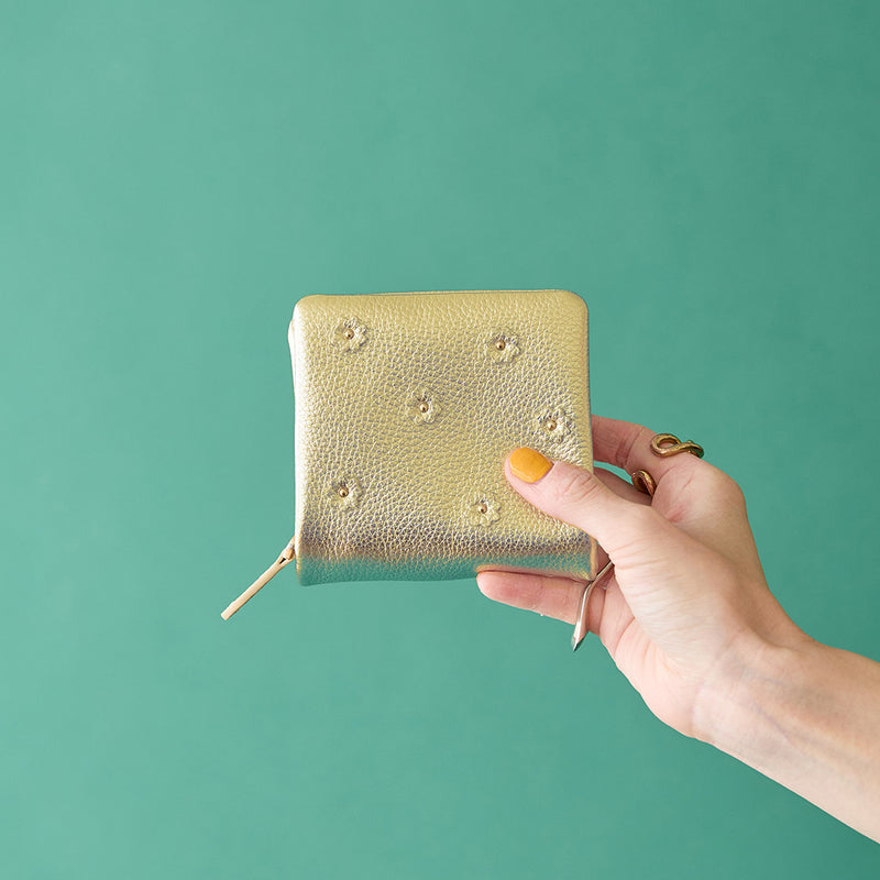 HASHIBAMI【Ha-2407-502 スモールフラワー ハーフウォレット】ゴールド