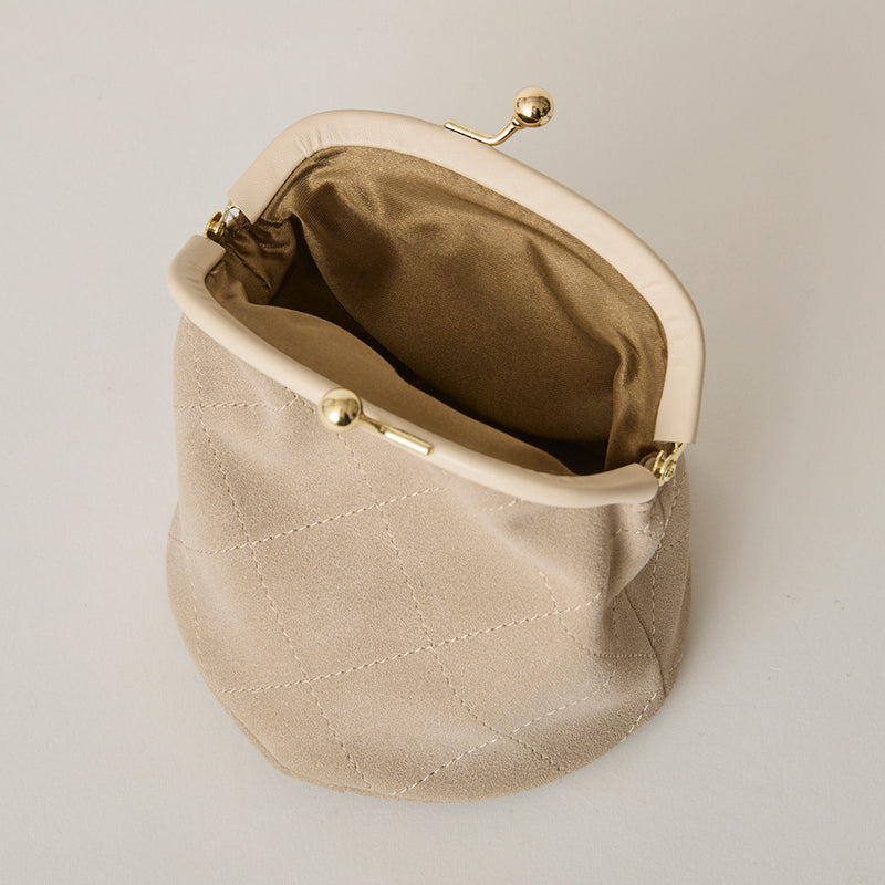 ◆CORRECT限定◆HASHIBAMI【Ha-2502-300 スエードキルティング 口金丸底ポーチ】エクリュ