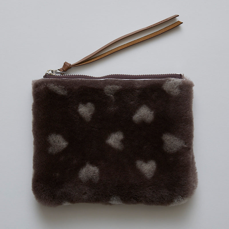 ◆CORRECT限定◆HASHIBAMI【Ha-2506-801 柄ムートン ポーチ】ダークブラウン
