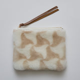 ◆CORRECT限定◆HASHIBAMI【Ha-2506-801 柄ムートン ポーチ】グレーベージュ