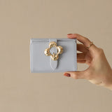 HASHIBAMI【Ha-2502-202 フラワーバックルミニウォレット】サルビアブルー