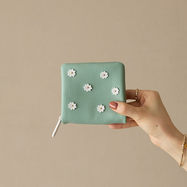 HASHIBAMI【Ha-2407-502 スモールフラワー ハーフウォレット】オパールグリーン