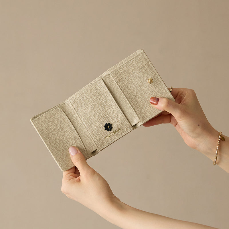 《予約商品》HASHIBAMI 【Ha-2509-606 スモールフラワー ミニウォレット】エクリュ