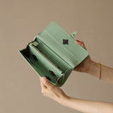 《予約商品》HASHIBAMI【Ha-2509-605 フラワーバックル ロングウォレット】オパールグリーン