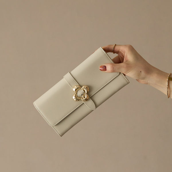 《予約商品》HASHIBAMI【Ha-2509-605 フラワーバックル ロングウォレット】エクリュ