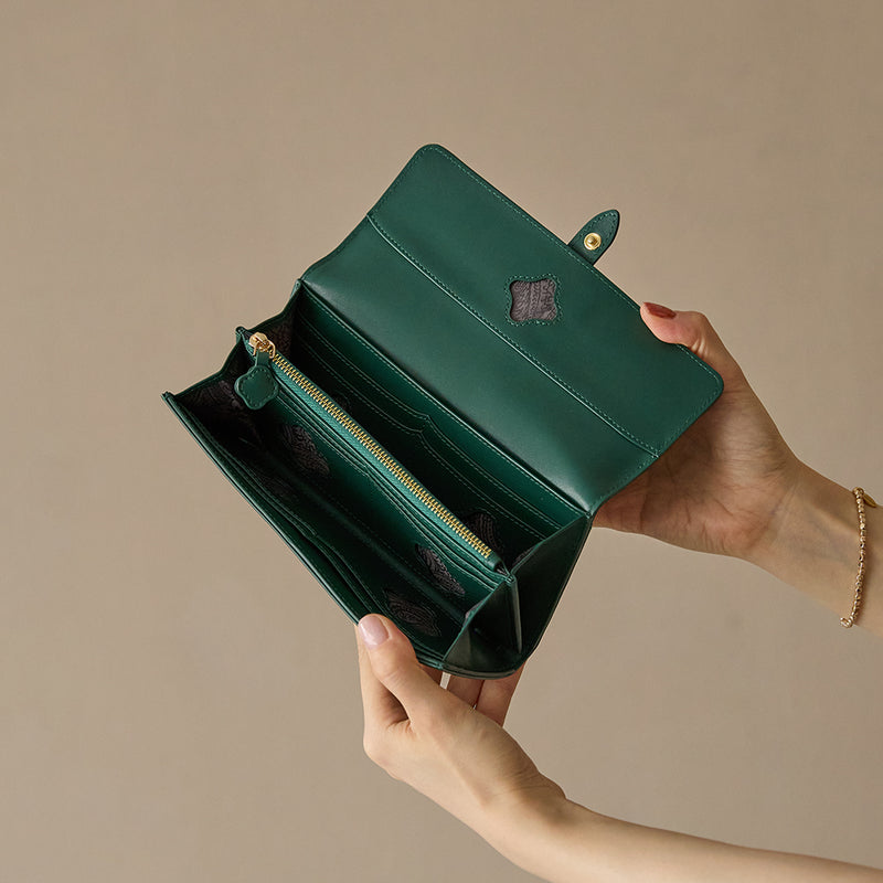 《予約商品》HASHIBAMI【Ha-2509-605 フラワーバックル ロングウォレット】ボトルグリーン