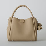 murir【MUR25007 フラワーチャーム付き2WAYショルダーバッグ】ベージュ