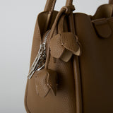 murir【MUR25007 フラワーチャーム付き2WAYショルダーバッグ】ブラウン