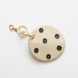 HASHIBAMI 【Ha-2509-615 スモールフラワー キーケース】エクリュ