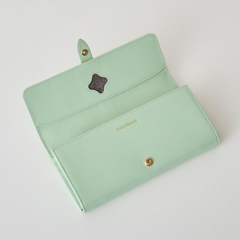 《予約商品》HASHIBAMI【Ha-2509-605 フラワーバックル ロングウォレット】オパールグリーン
