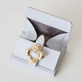 HASHIBAMI【Ha-2502-202 フラワーバックルミニウォレット】サルビアブルー