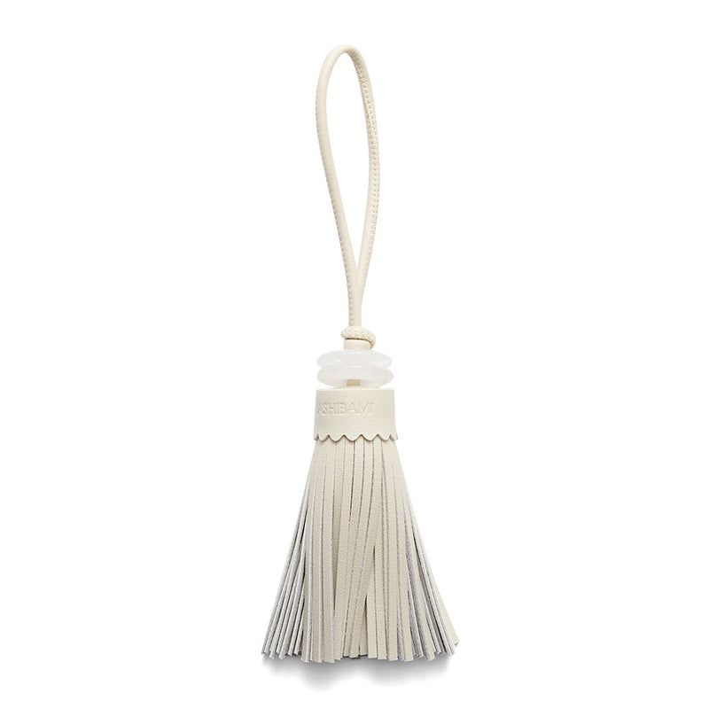 HASHIBAMI【Ha-2509-613 天然石レザータッセルチャーム】エクリュ